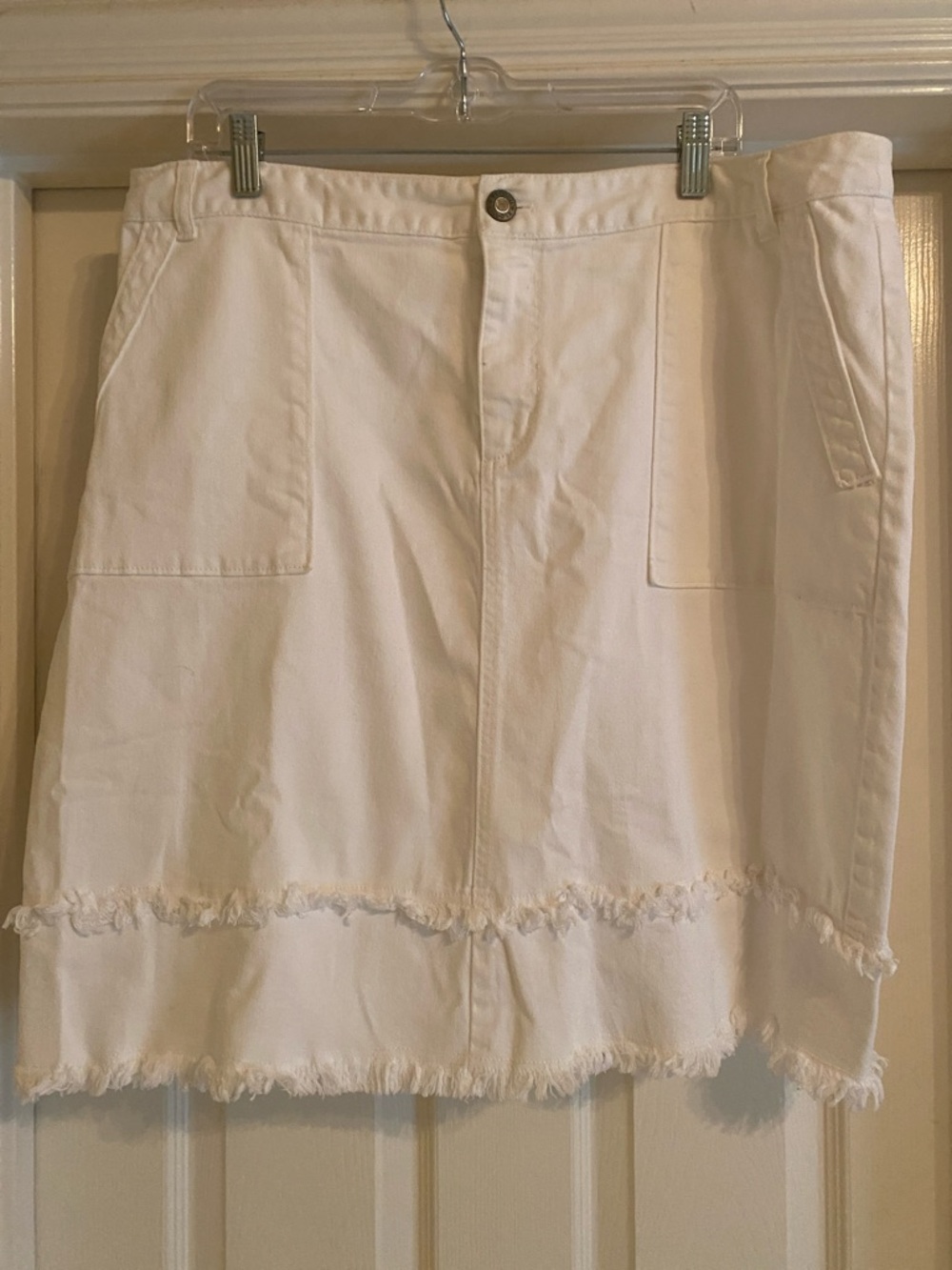 Eloquii White Frayed-Hem Skirt with Patch Pockets